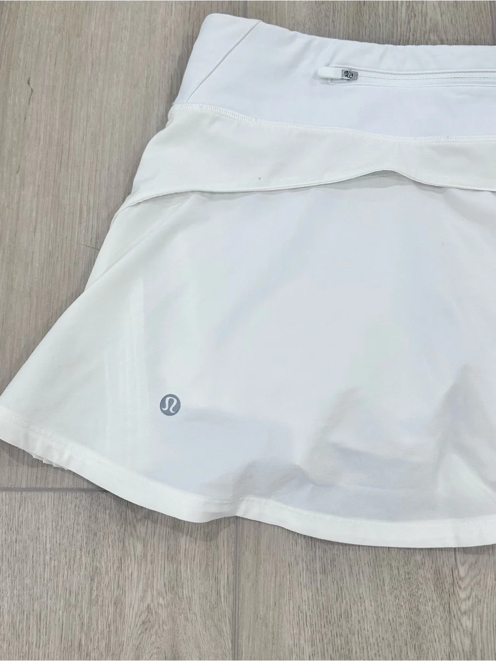 Lululemon play off the pleats skirt white size 4
